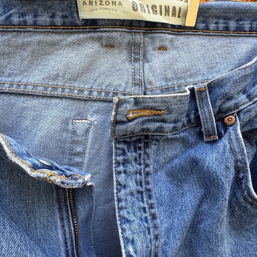 Men’s Arizona Original Jeans label says 38”x32” (actual 36.5” x 31”)